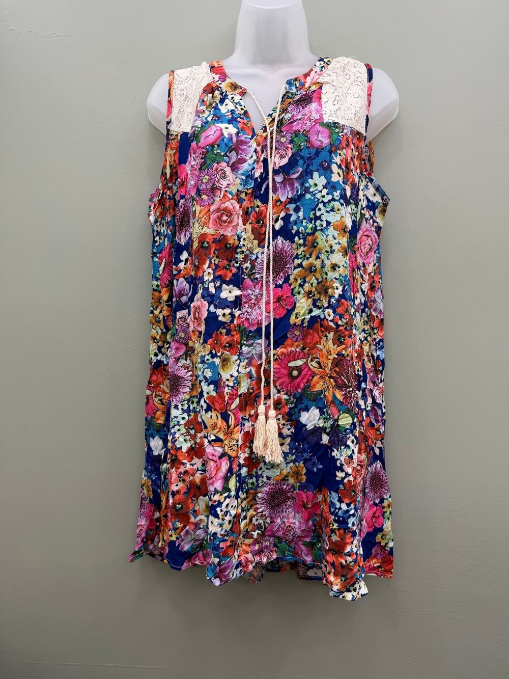 Umgee Floral Boho Tunic Dress Size M Lace Shoulder Tassel Swing Mini